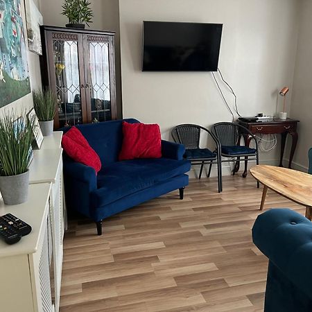 Relaxing Home - 7-10Min To Bournemouth Sandy Beach By Car - Private Garden, Parking And Spa 外观 照片