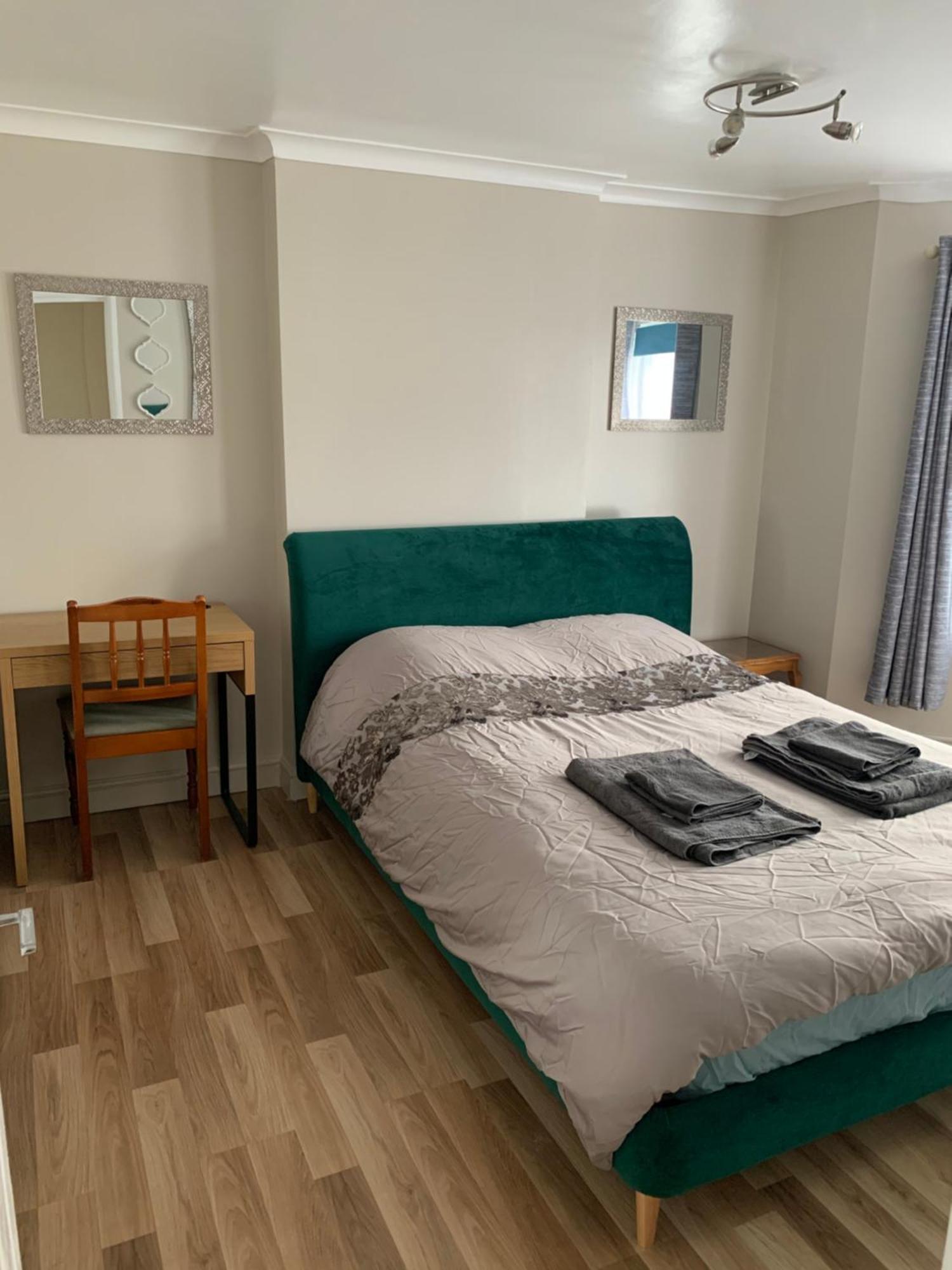 Relaxing Home - 7-10Min To Bournemouth Sandy Beach By Car - Private Garden, Parking And Spa 外观 照片