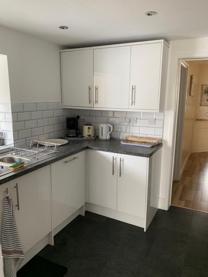 Relaxing Home - 7-10Min To Bournemouth Sandy Beach By Car - Private Garden, Parking And Spa 外观 照片