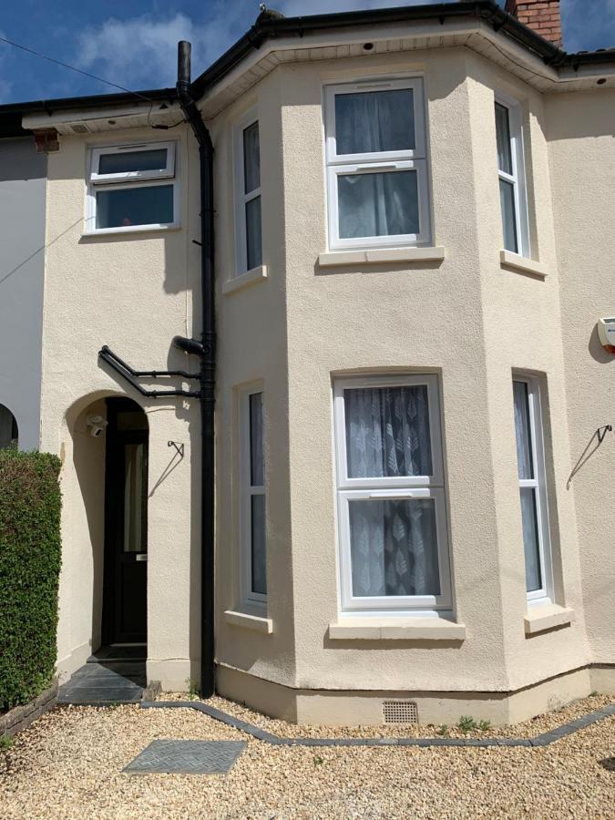 Relaxing Home - 7-10Min To Bournemouth Sandy Beach By Car - Private Garden, Parking And Spa 外观 照片