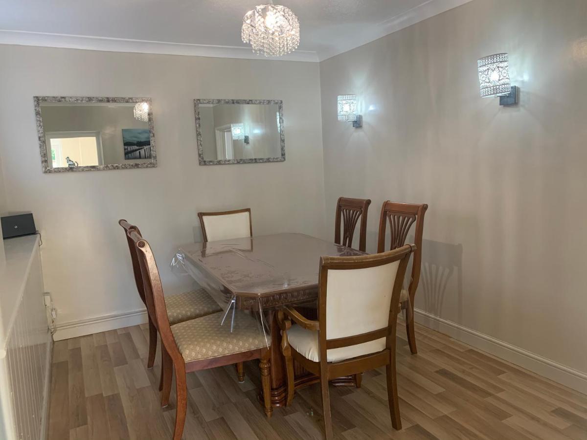 Relaxing Home - 7-10Min To Bournemouth Sandy Beach By Car - Private Garden, Parking And Spa 外观 照片