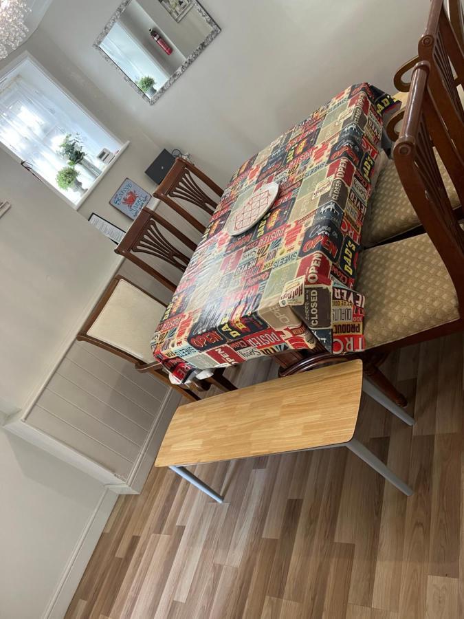 Relaxing Home - 7-10Min To Bournemouth Sandy Beach By Car - Private Garden, Parking And Spa 外观 照片