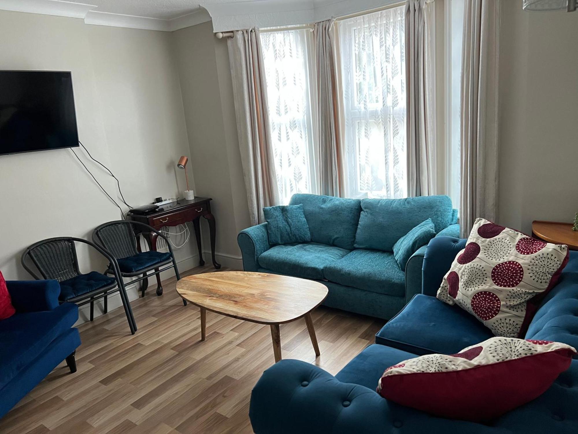 Relaxing Home - 7-10Min To Bournemouth Sandy Beach By Car - Private Garden, Parking And Spa 外观 照片